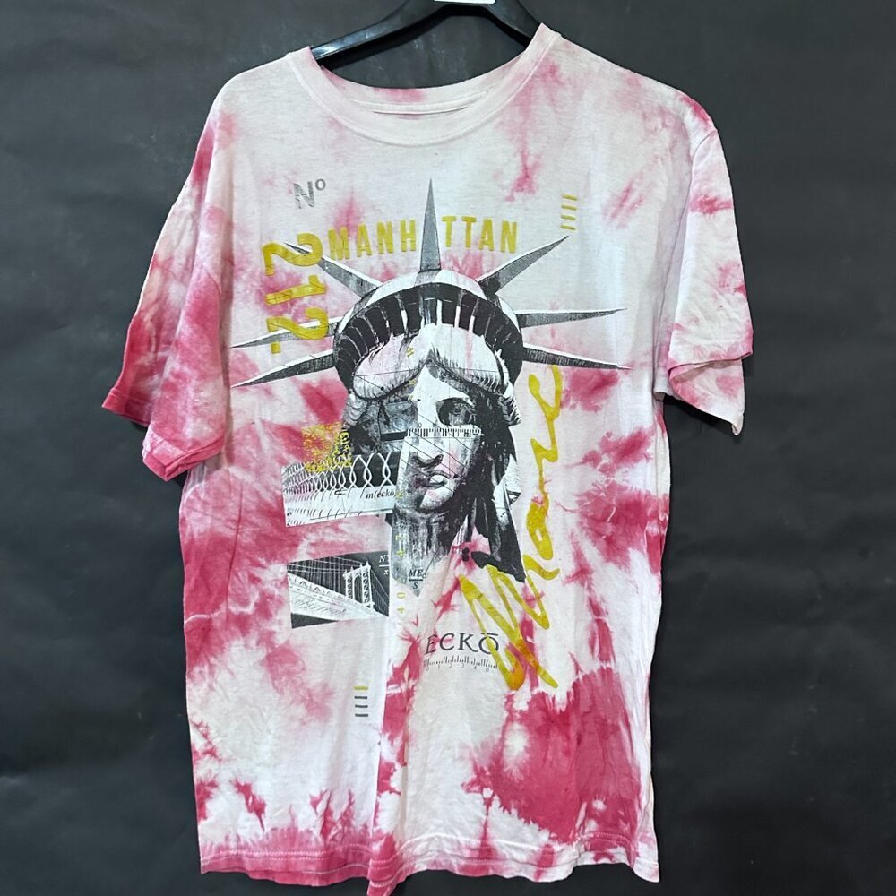 Marc Ecko Shirt Tie Dyed Cotton Red Tee T-shirt Size Large Statue of Liberty - Picture 5 of 5
